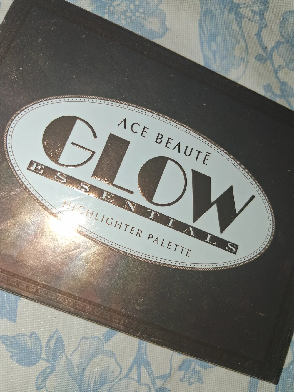Glow Essentials Highlighter Palette